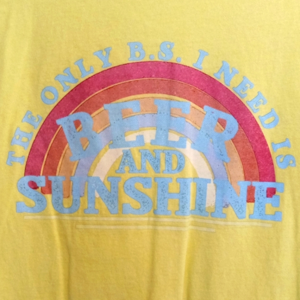 🌞Size M Beer and Sunshine t-shirt